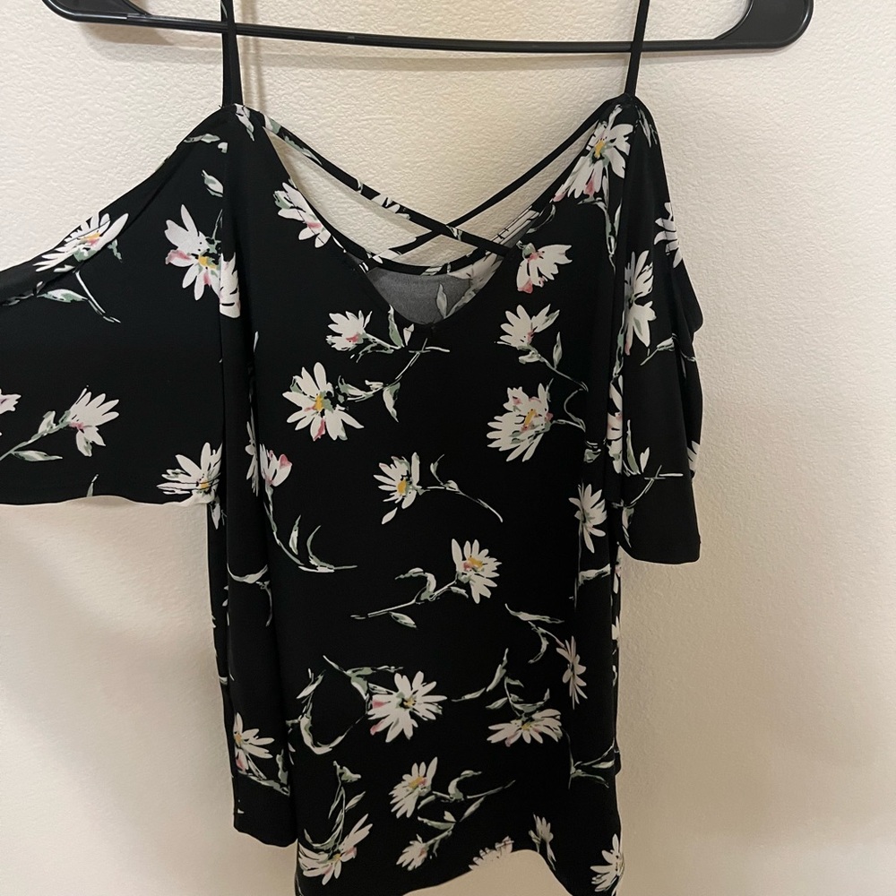 Kaileigh Off the should Black Flowy Top